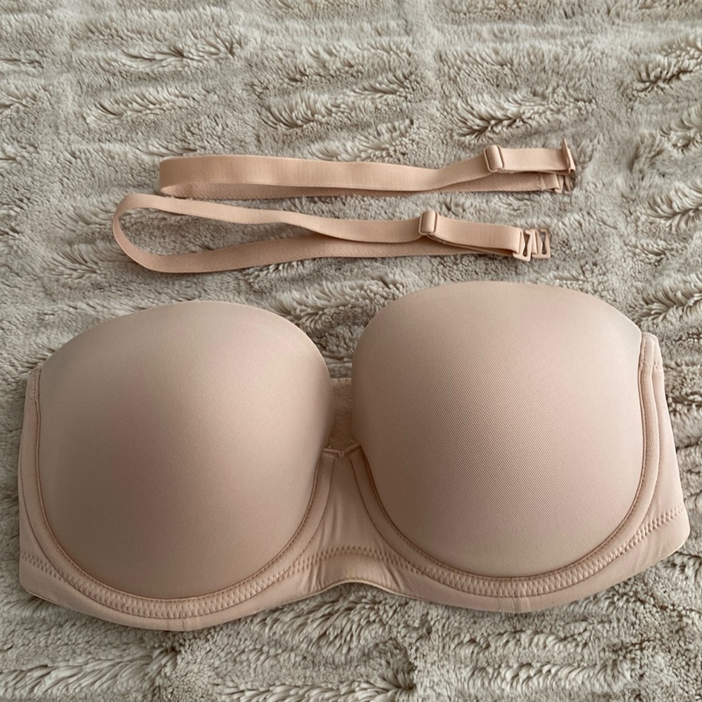 Nordstrom Wacoal brand Red Carpet Strapless bra Like NEW